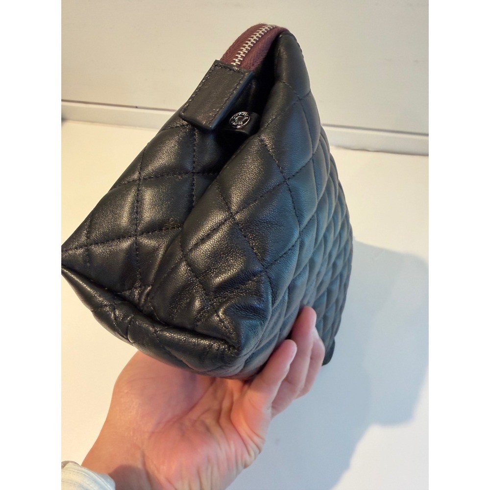 Chanel O-Case Pouch Black‎ Quilted Lambskin Leather Silver CC Logo A69260 Italy - Picture 6 of 10